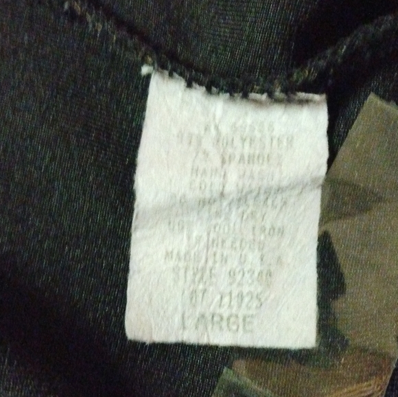 Star CCC size large, black and taupe,  short sleeve reptile print top EUC - Picture 4 of 4